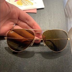 SOLD!!!!! Ray-Ban Aviator Classic